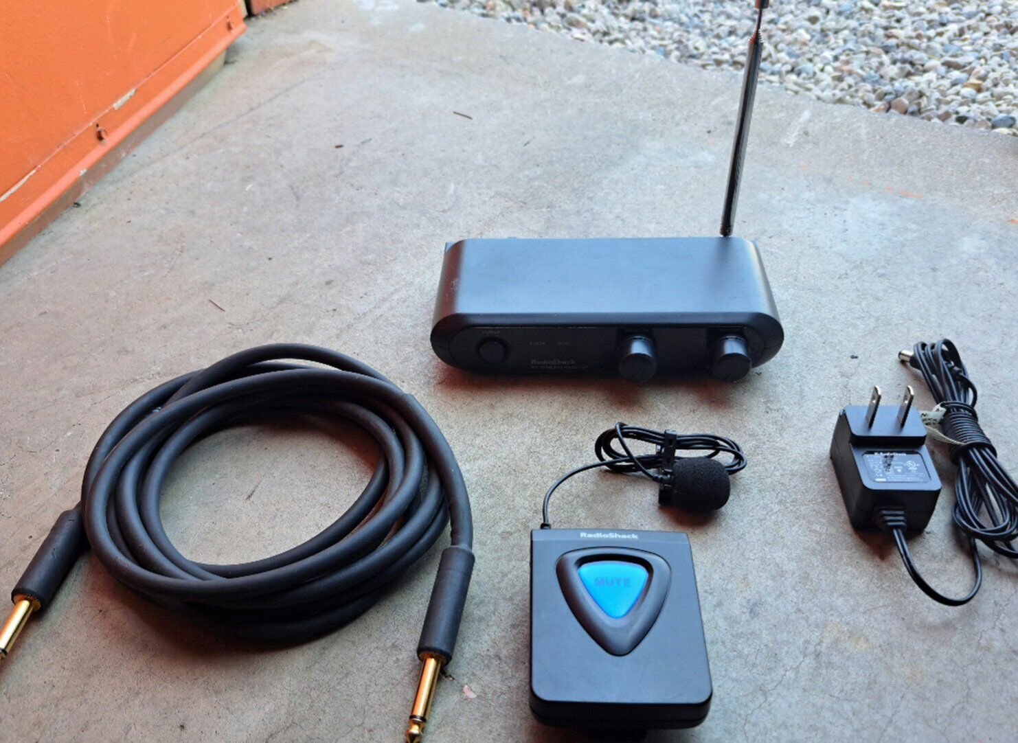 RadioShack Wireless Microphone System