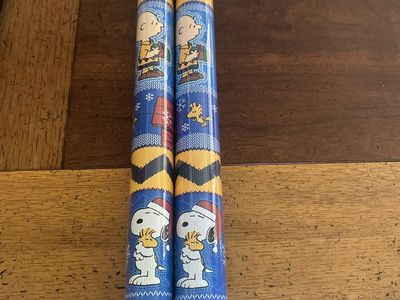 Peanuts wrapping paper