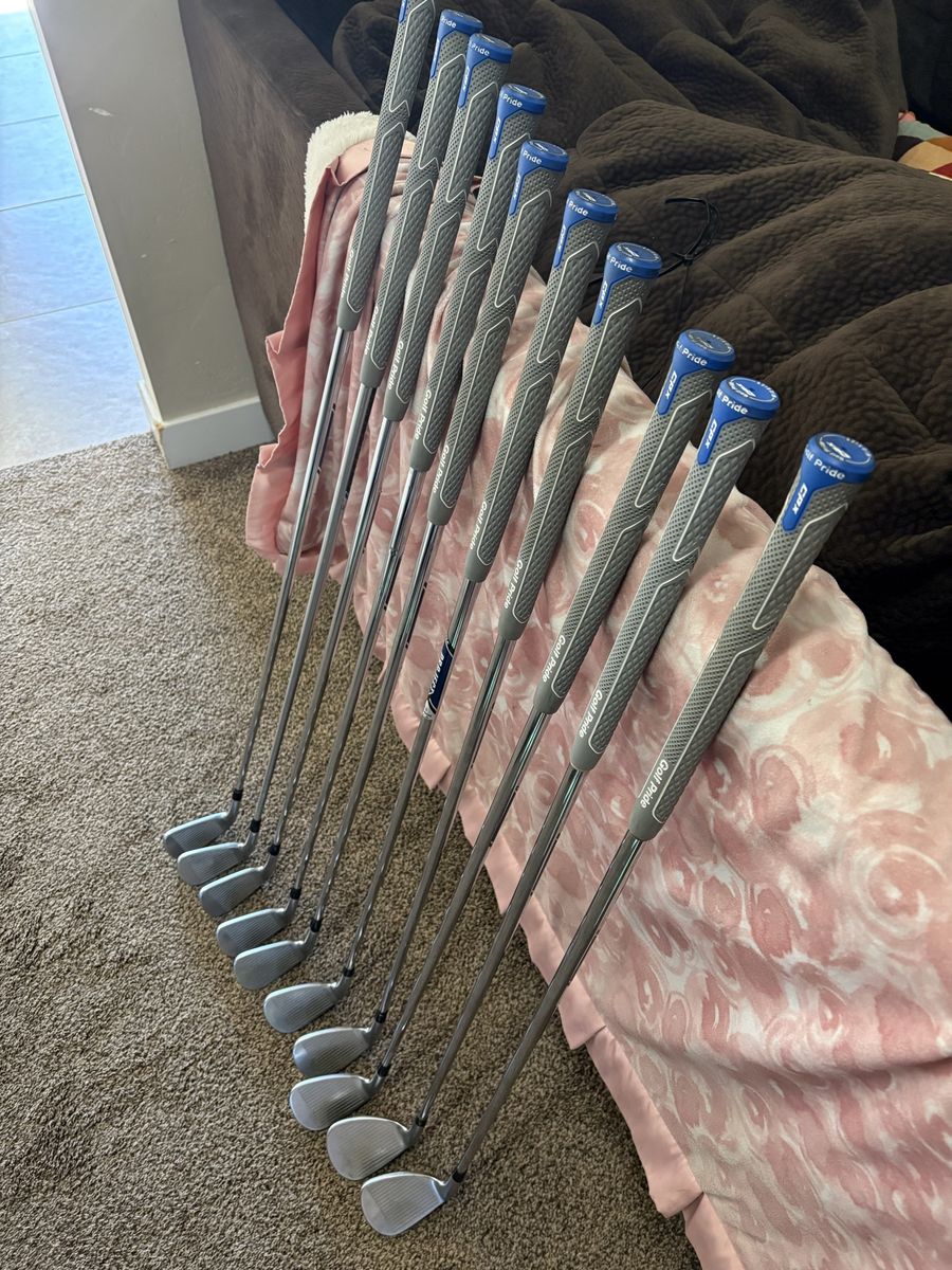 Callaway apex Iron Set - 3-PW + SW, AW - Men's Right Hand, Used - Great condition