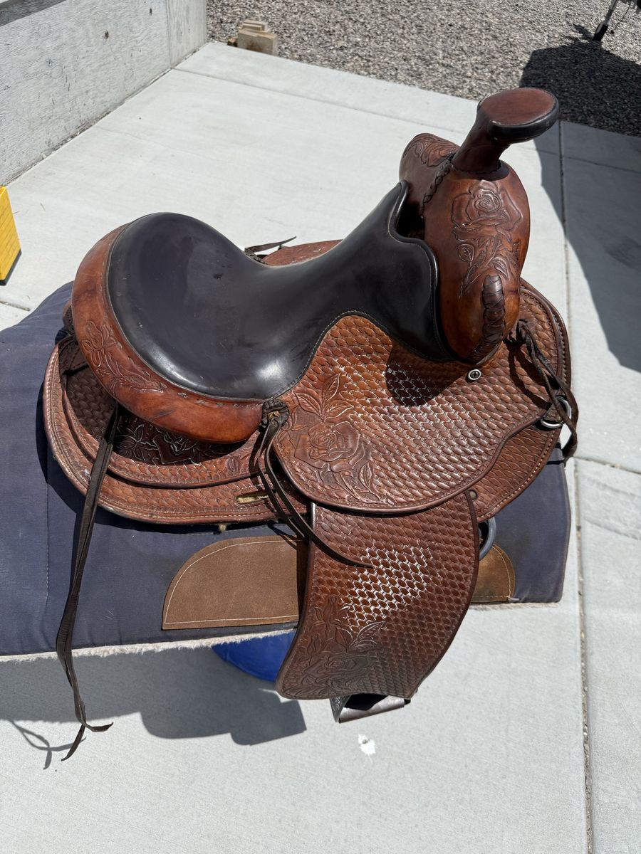 Custom Fred Hook Woman’s/Youth saddle