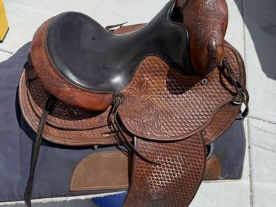 Custom Fred Hook Woman’s/Youth saddle