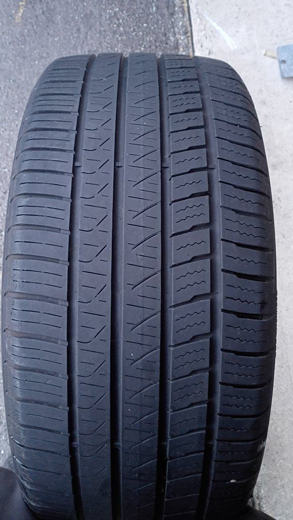 *Nice Single 245/40R18 Tire *
