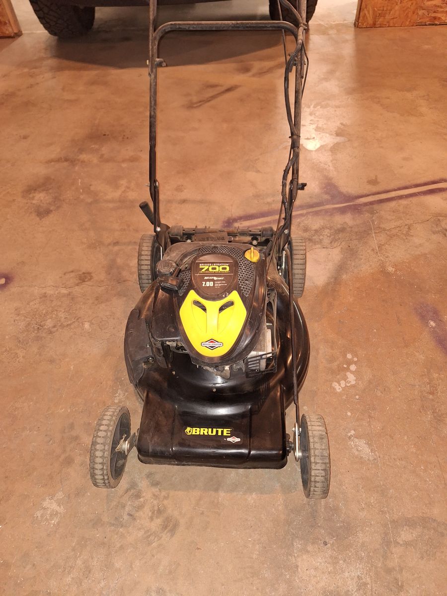 Briggs and Stratton Brute lawnmower 