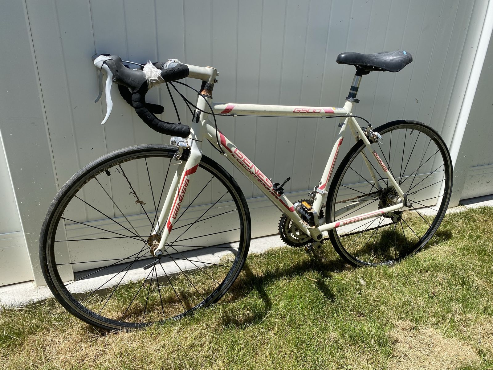 Genesis GS300 Road Bike - White & Red, Performance Road Cycling