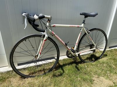 Genesis GS300 Road Bike - White & Red, Performance Road Cycling