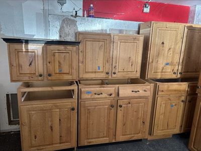 Like new kitchen and bathroom cabinets