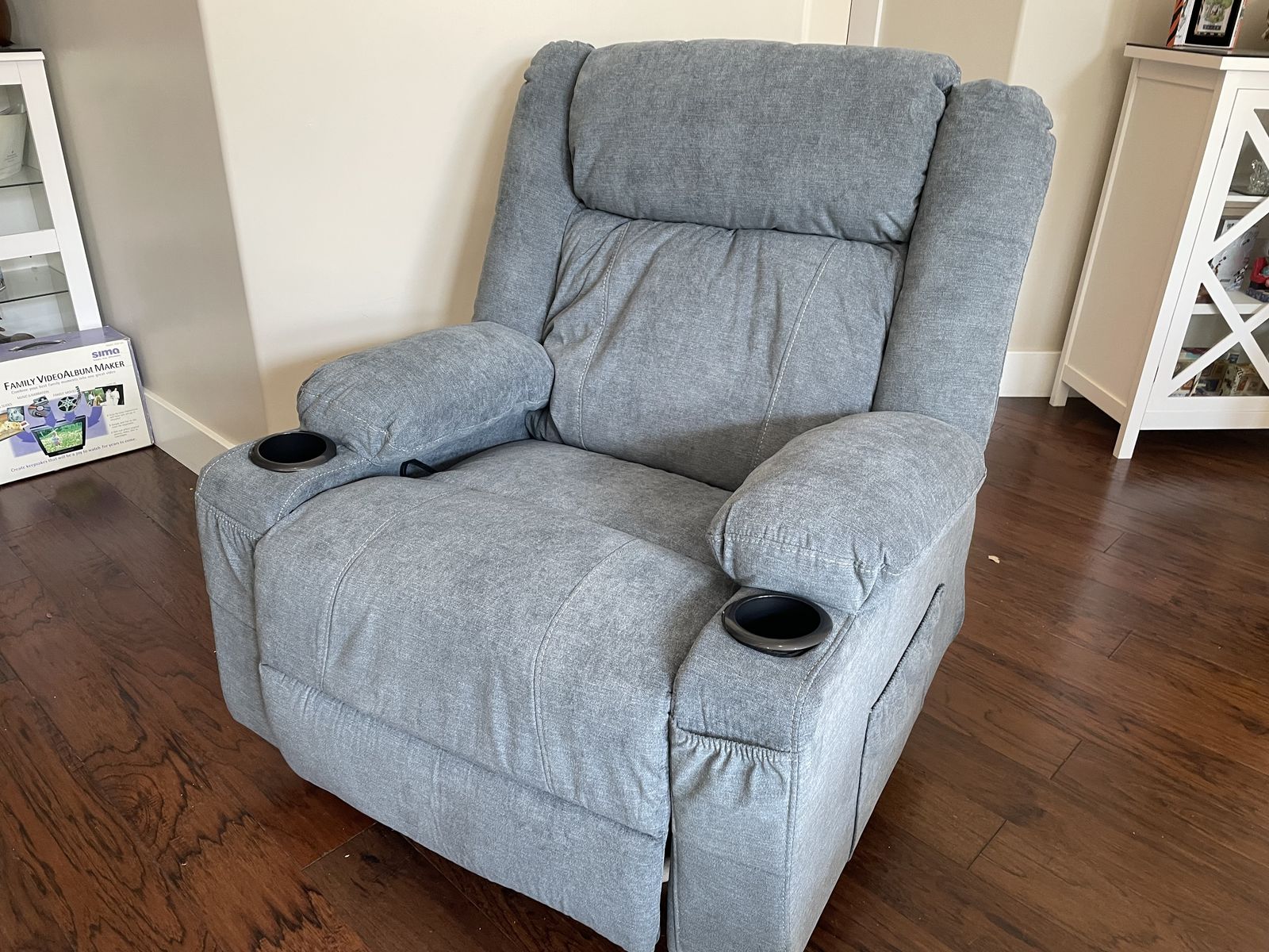 Brand new, Swivel , Rocker Massage Recliner with Heat, Swivel, Rocker, USB Ports Gray