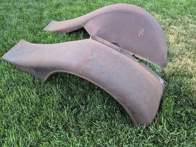 1935 Diamond T truck fenders