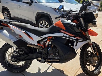 2022 KTM 890 Adventure – Upgraded Rally Mode Only 4,100 Miles