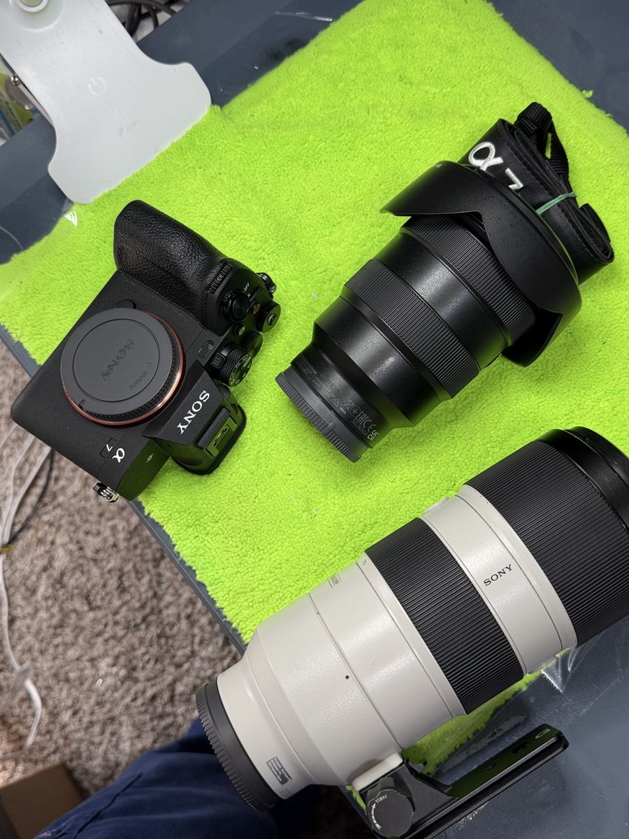 Sony a7 iv, 2 lenses