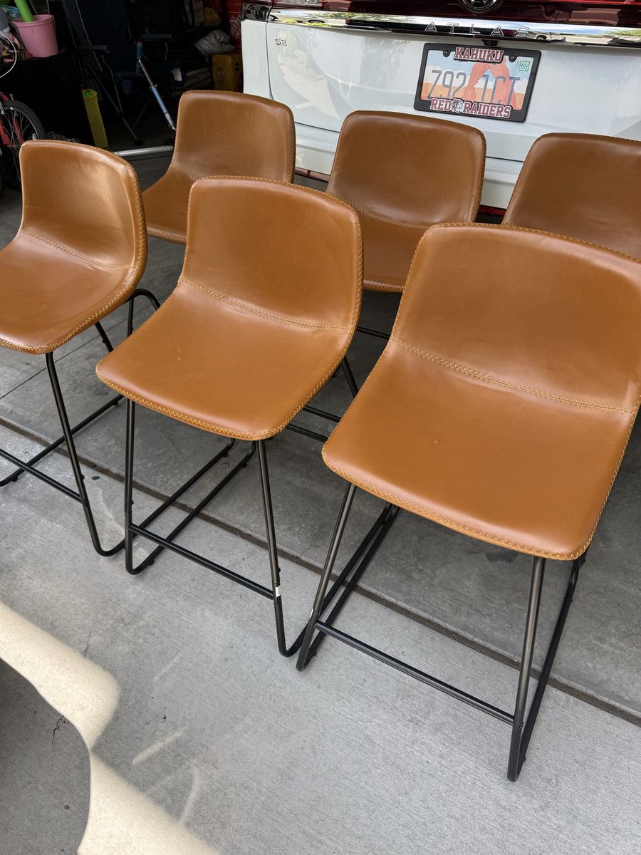 Set of 6 Faux Leather Bar Stools with Black Metal Legs