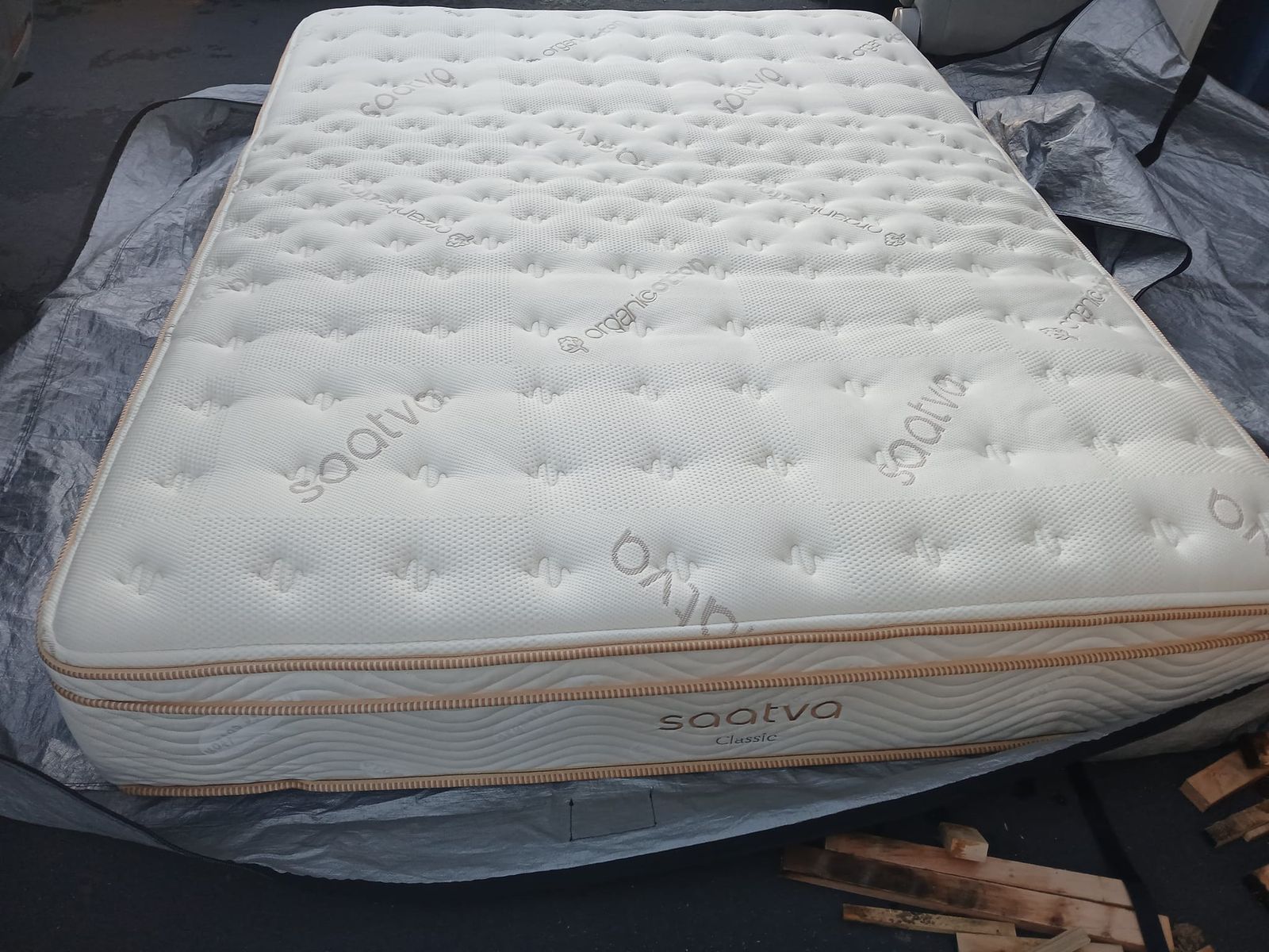 Saatva Classic California King Mattress - Like New!