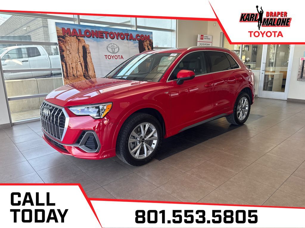 2022 Audi Q3 quattro S line Premium 45 TFSI