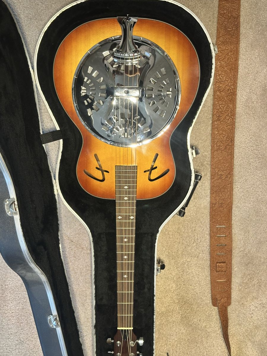 Fender acoustic resonator guitar with hard case
