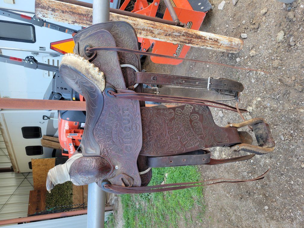 Western saddle (NRA Champion)