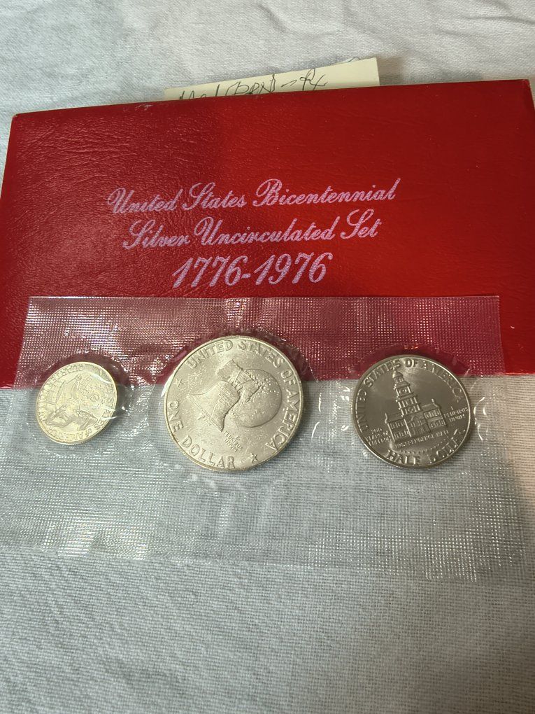 1976 United States Bicentennial Silver Uncirculated 3-Coin Set - Ike Dollar, Kennedy Half, Quarter