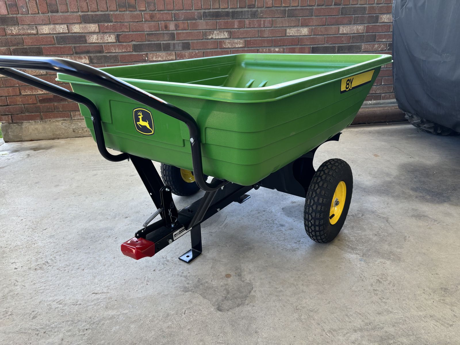 John Deere 8-cu ft. Poly Dump Cart