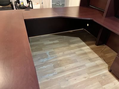 FREE DESK