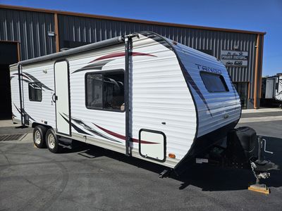 2019 Pacific Coachworks Tango 2410 Everything Works! Only 4,300 Pounds! Clean Title! Sleeps 6