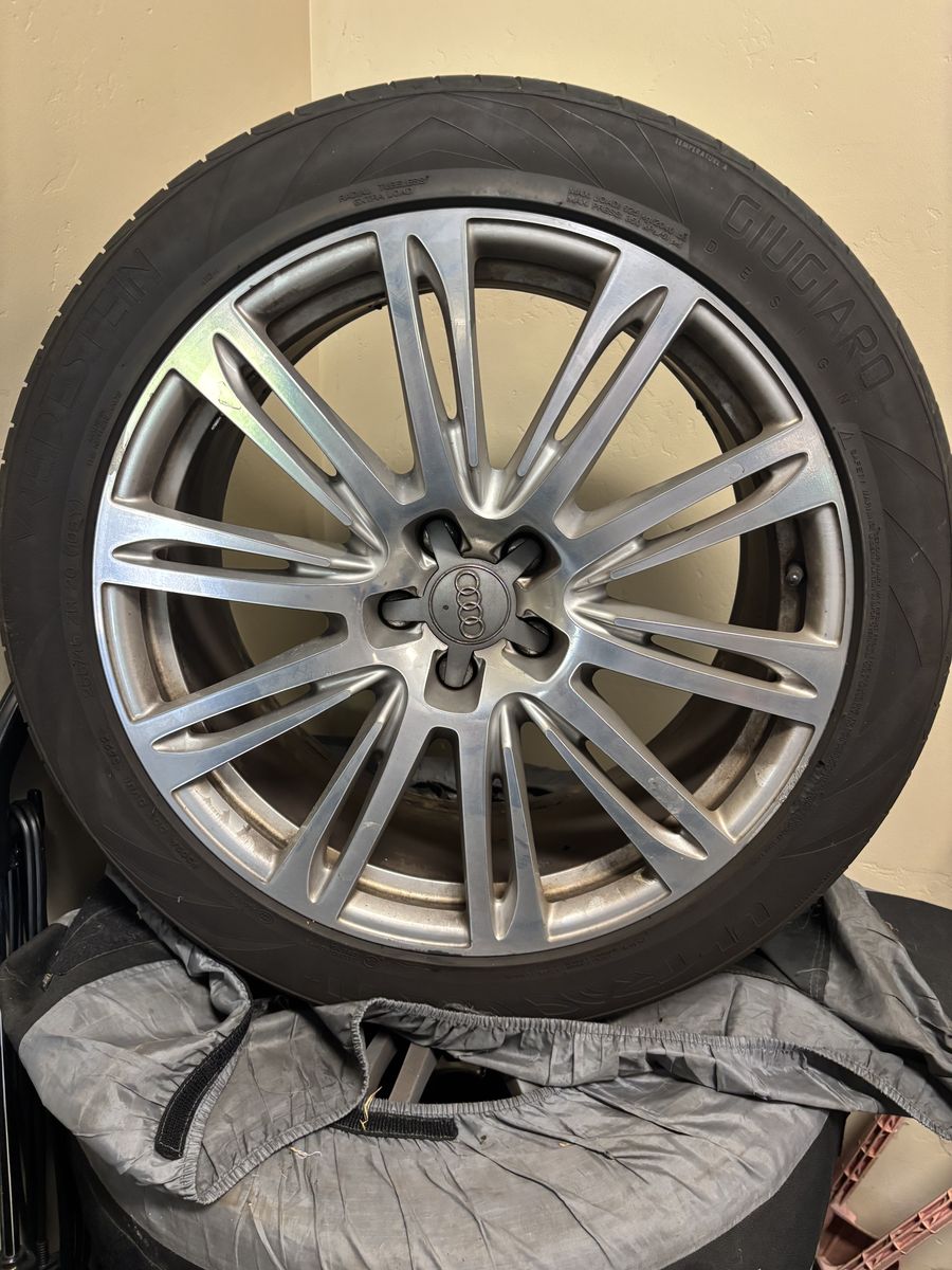 4 Audi A8L Wheels with tires