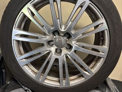 4 Audi A8L Wheels with tires