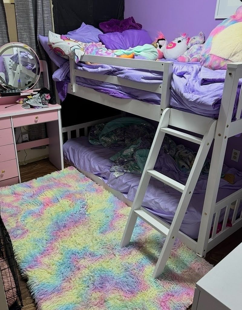 White Twin Bunk Bed with Ladder - Space-Saving Kids' Furniture