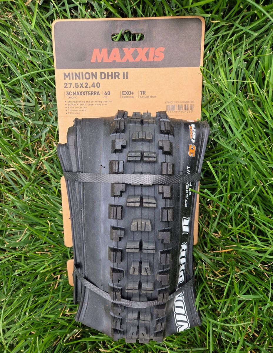 Maxxis Minion DHR II 27.5 x.2 .4 Mountain Bike Tire