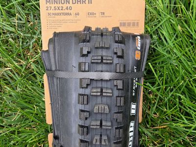Maxxis Minion DHR II 27.5 x.2 .4 Mountain Bike Tire