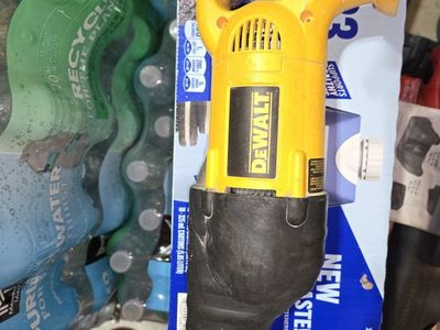 DEWALT SAWZALL/RECIPROCATING SAW WITH BATTERY AND CHARGER