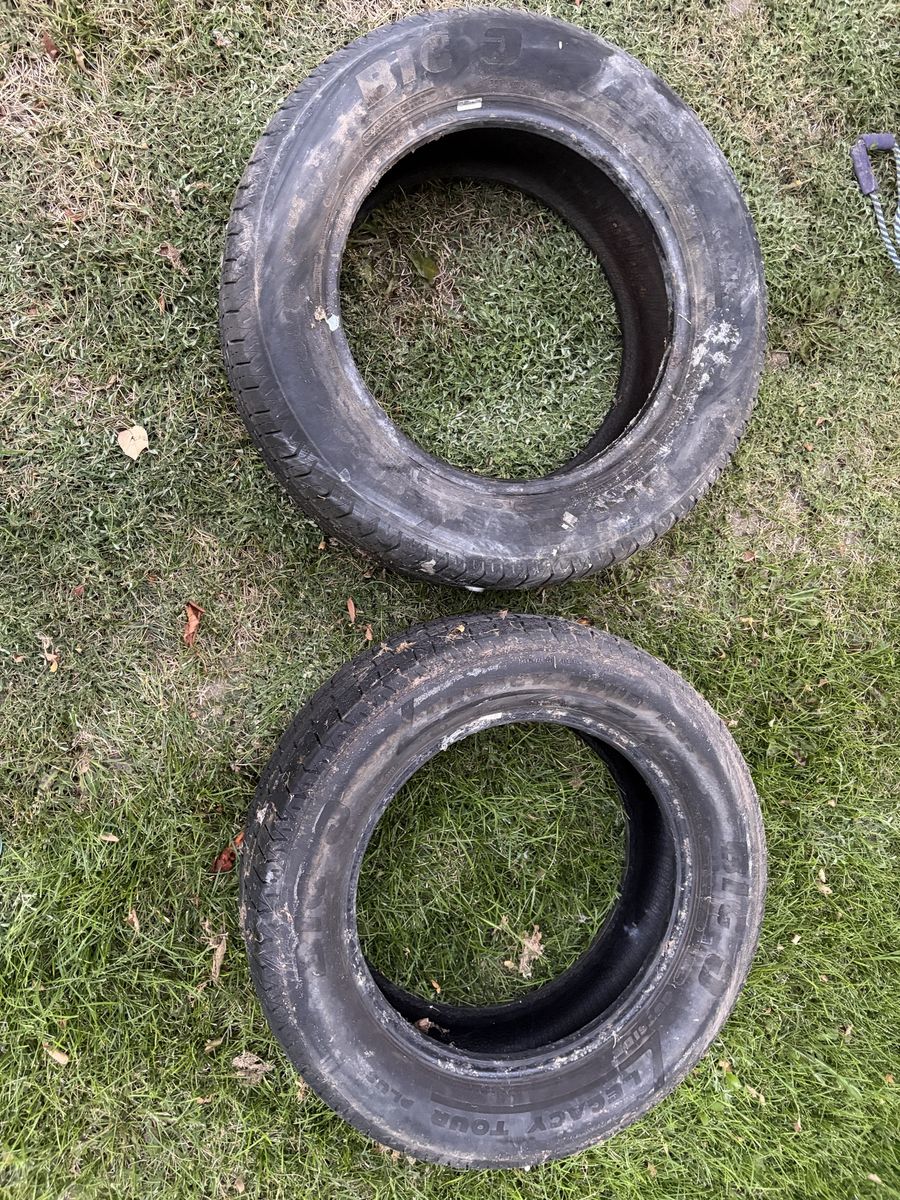 Set of 2 Used Big O Tires Legacy Tour Plus All-Season Tires
