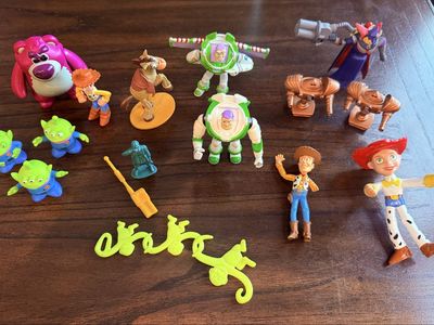 Disney Pixar Toy Story Action Figures Lot Woody Buzz Jessie Lotso Aliens