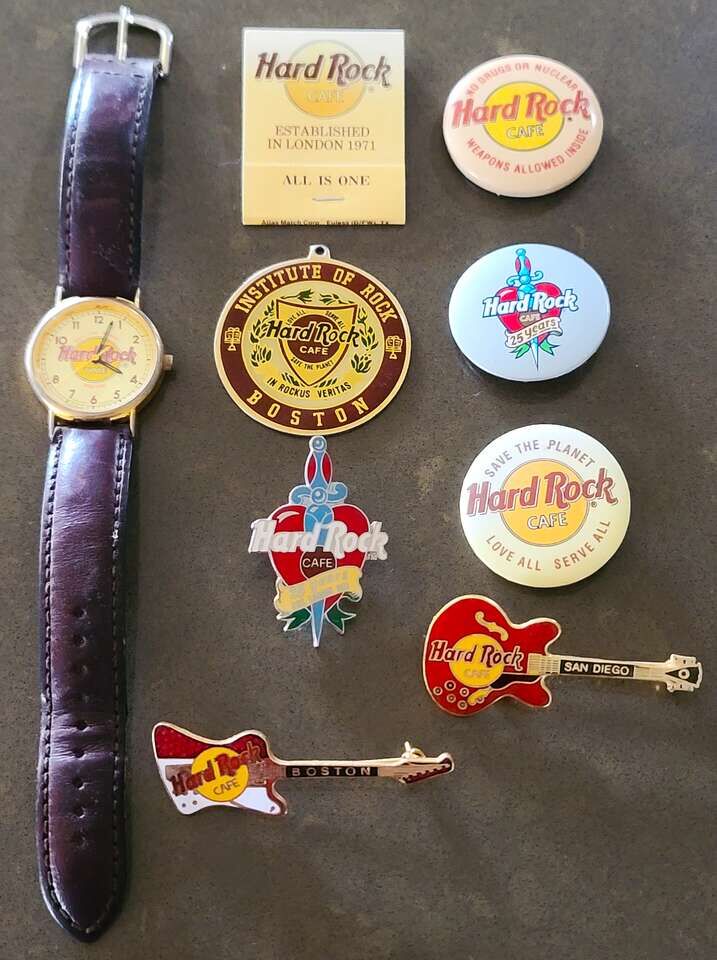 Hard Rock Cafe Memorabilia Collection, Watch Runs