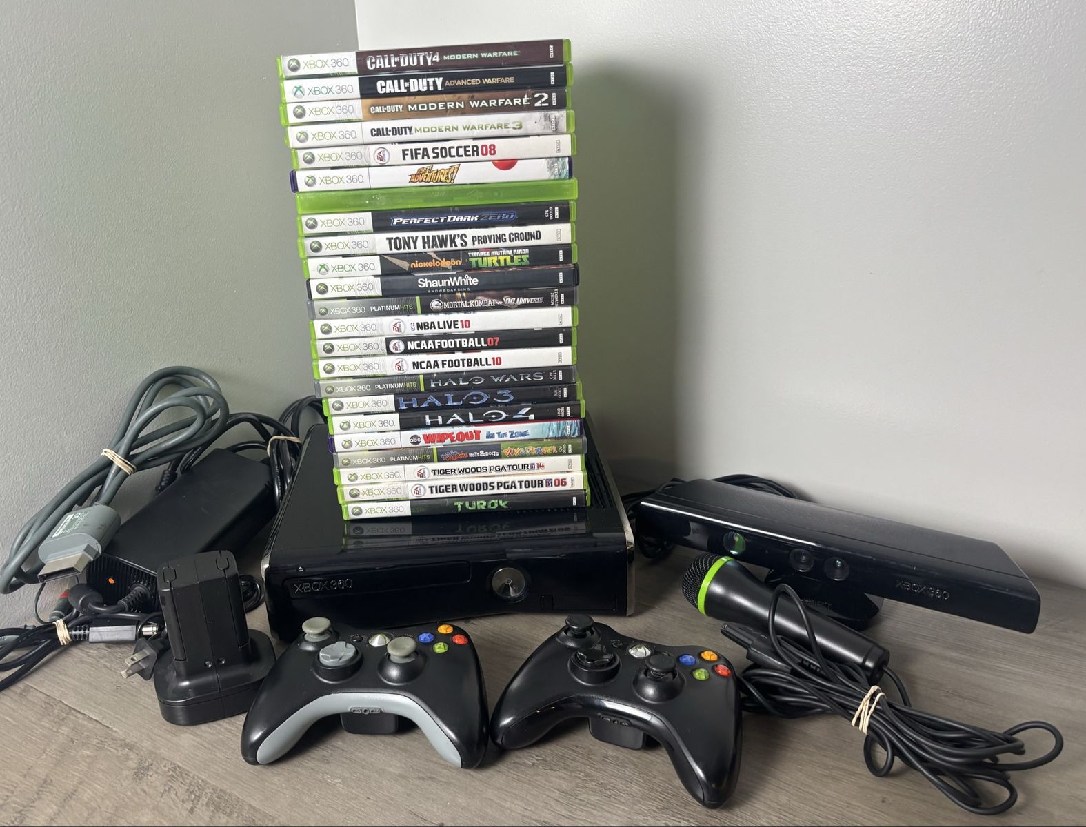 Microsoft Xbox 360 Bundle + 22 Games