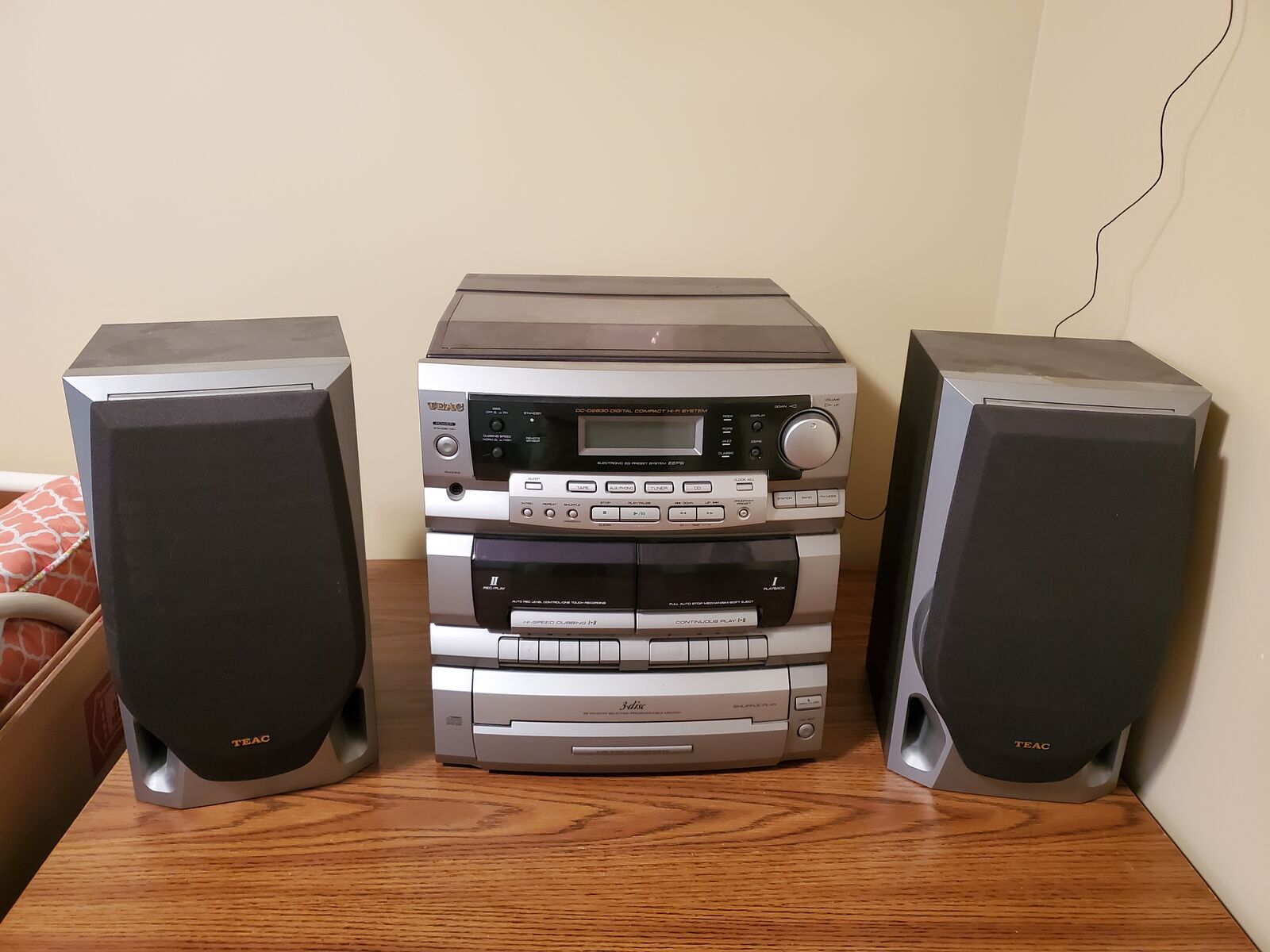 TEAC Stereo - 4 Sources