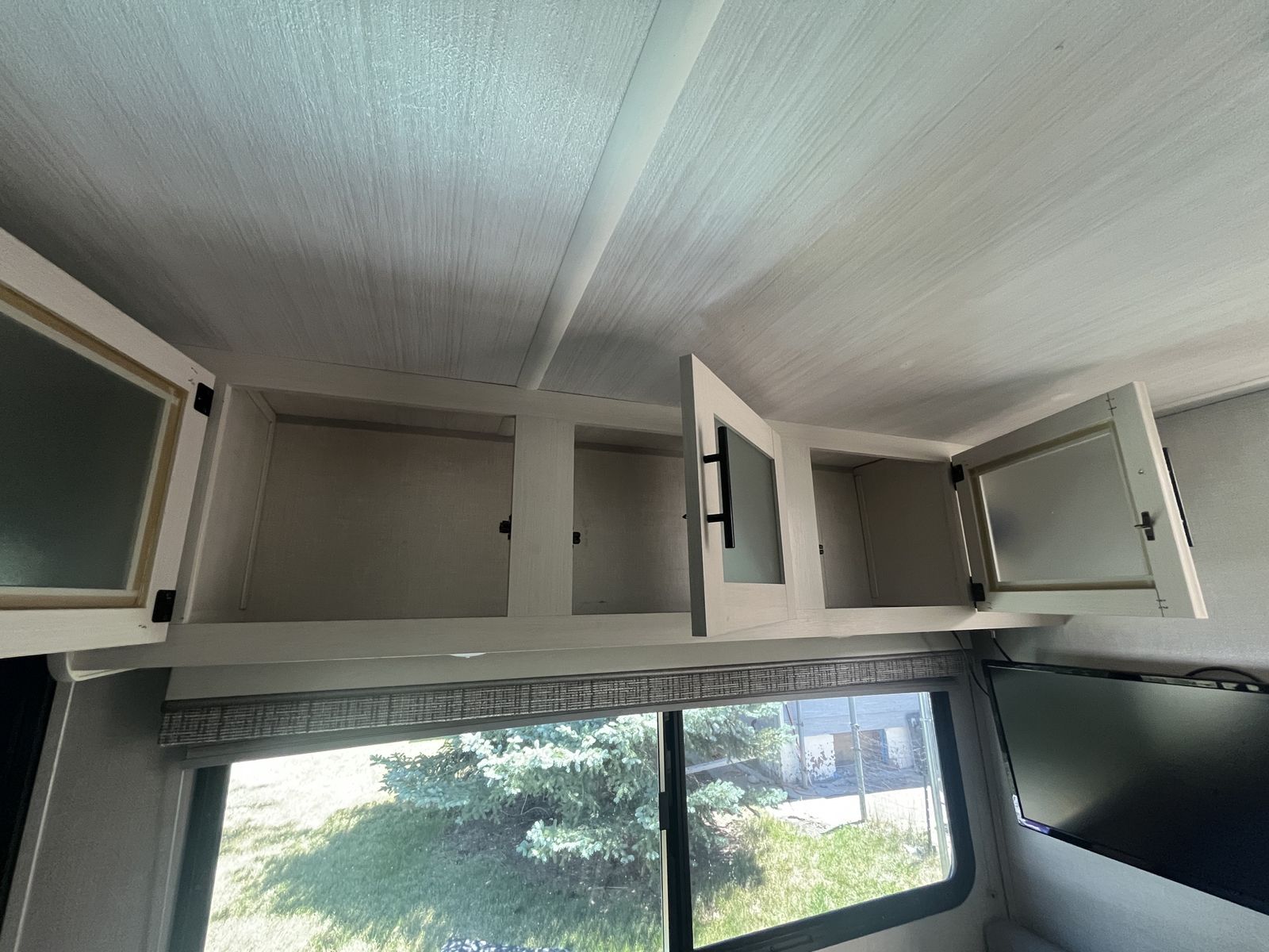 Main image 13