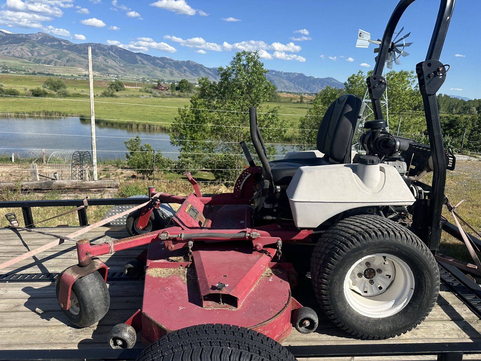 Exmark Lazer Z Zero Turn Mower - Commercial Grade, Red/White, Excellent Condition