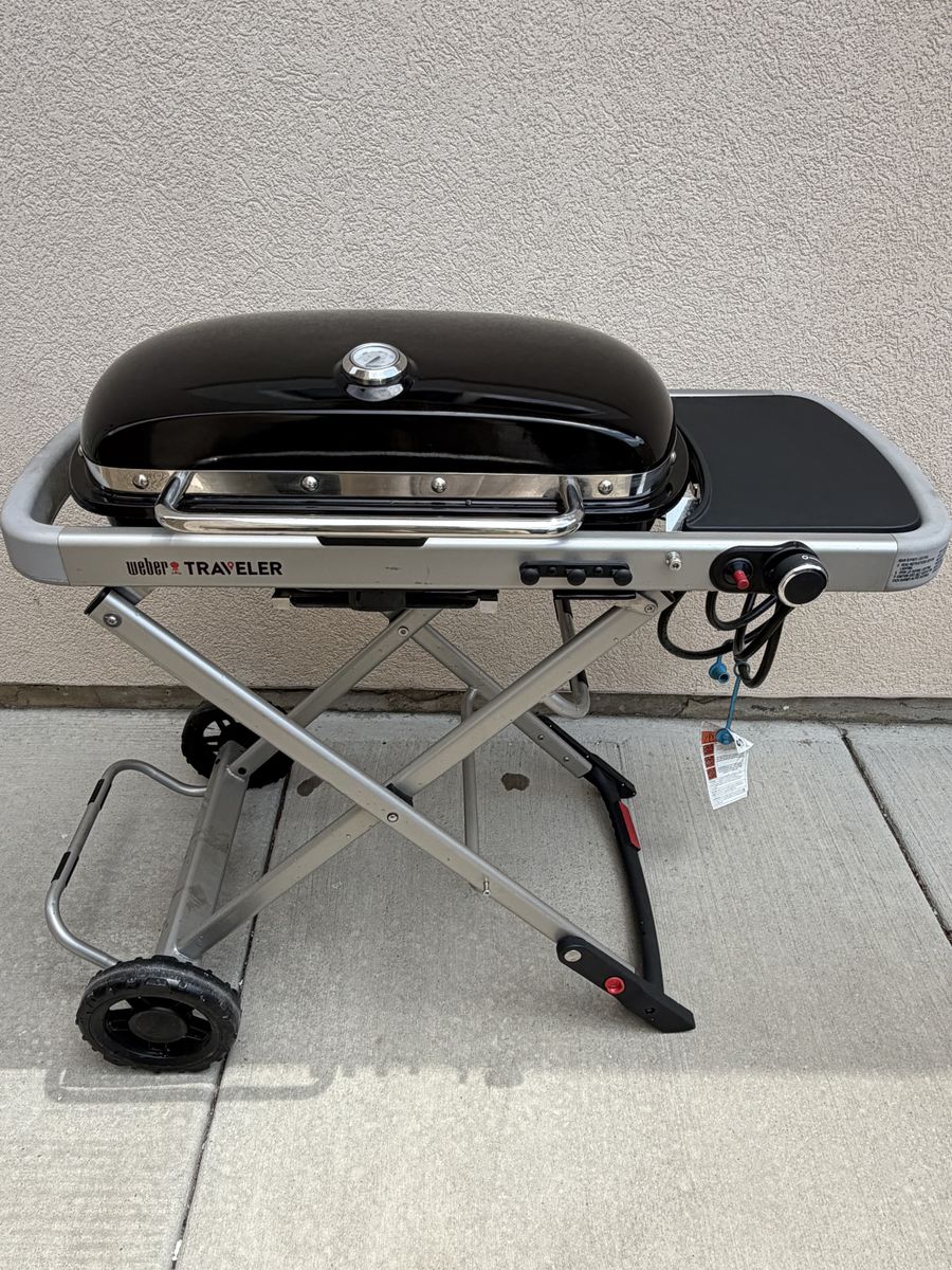 Weber Traveler Full Size Compact Portable Gas Grill