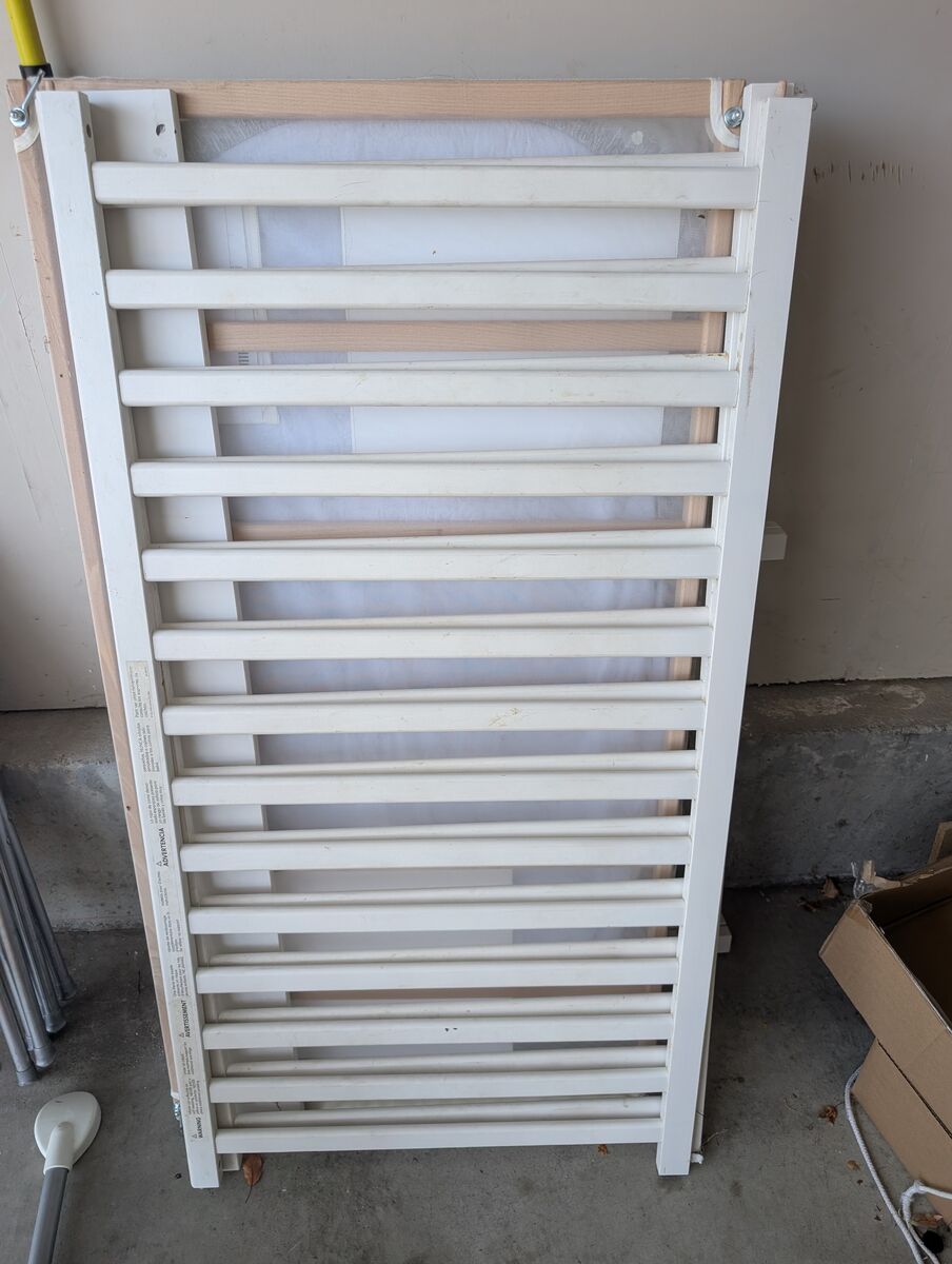 Ikea Sundvik crib and mattress