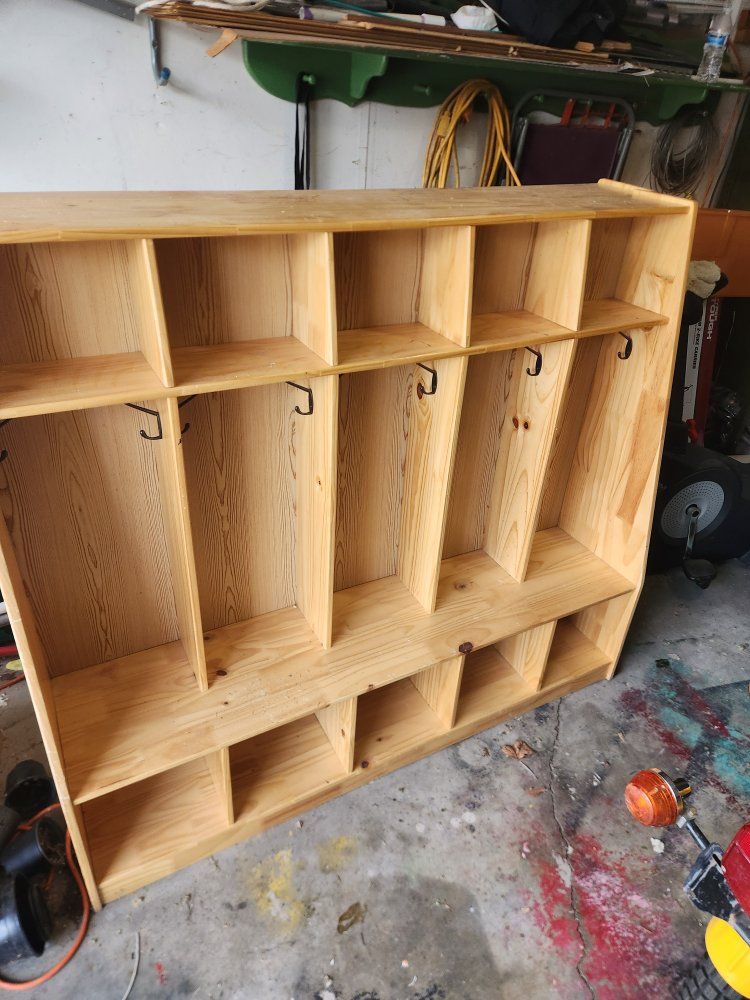 wood locker/coat rack