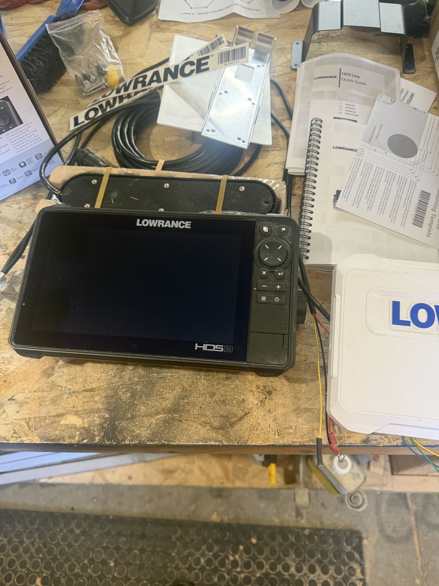 Lowrance HDS live 9