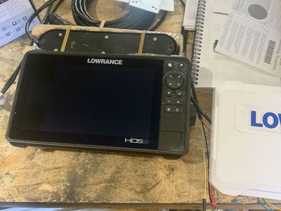 Lowrance HDS live 9