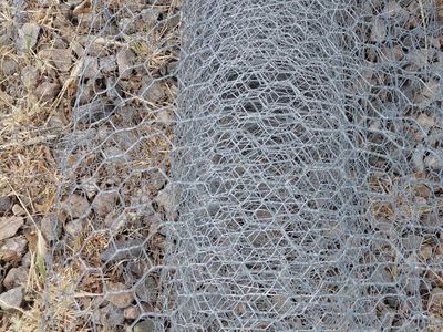 40-50 ft chicken wire octagonal