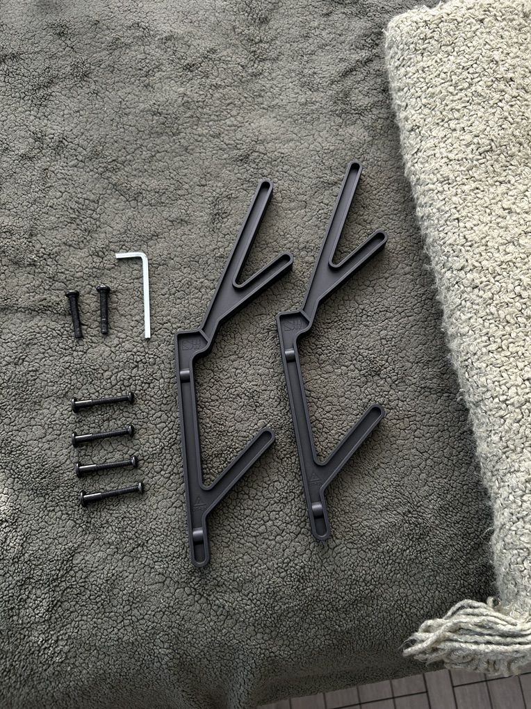 Main image 6