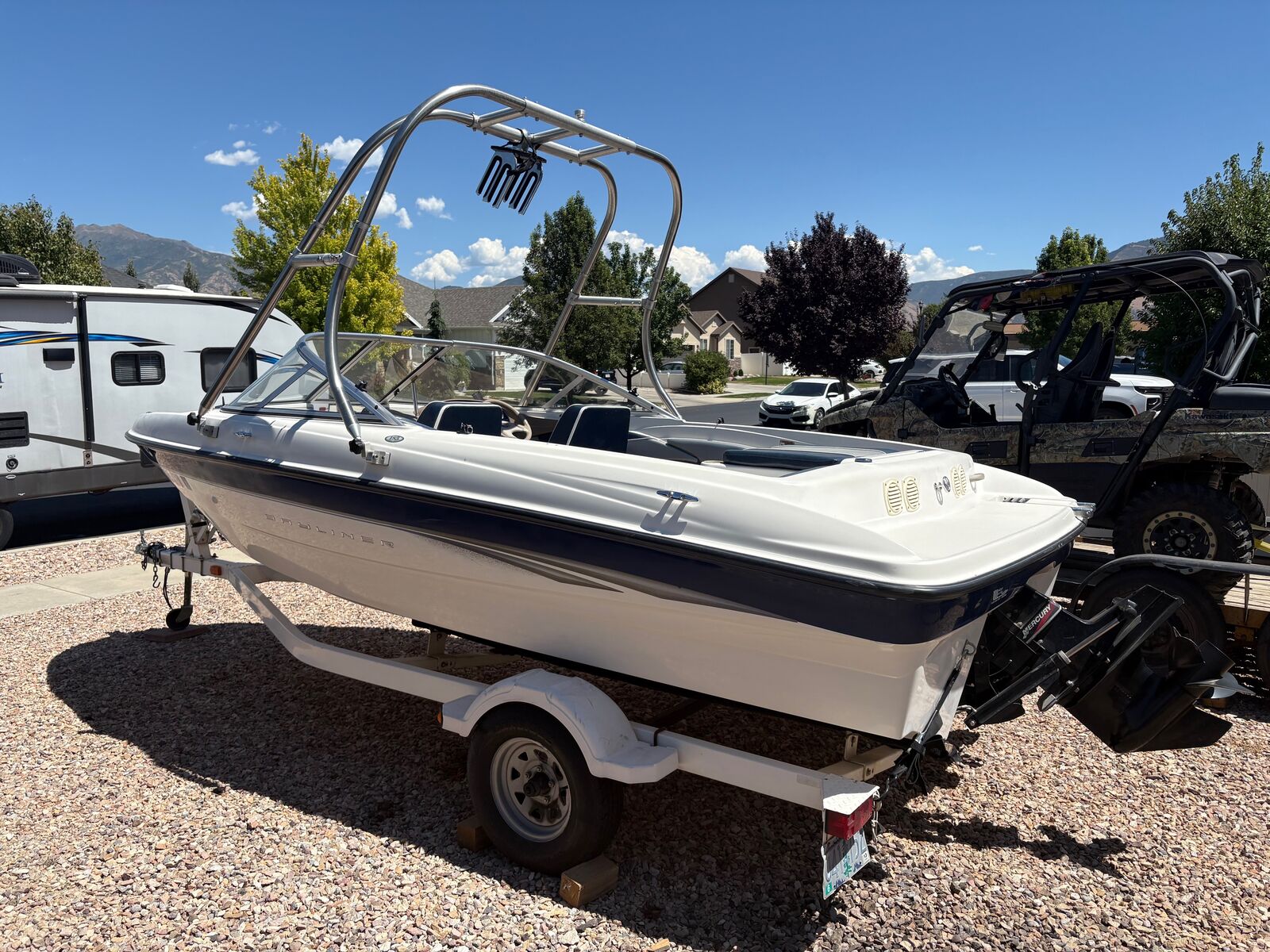 2003 Bayliner open bow 18’4”