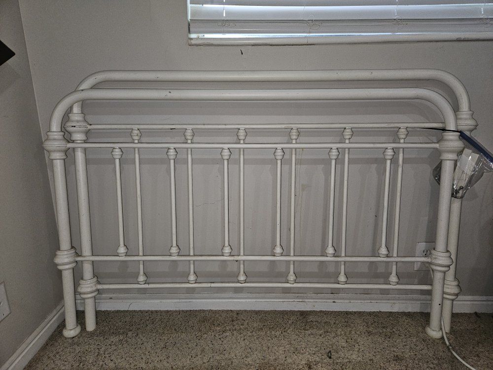 Full size bed