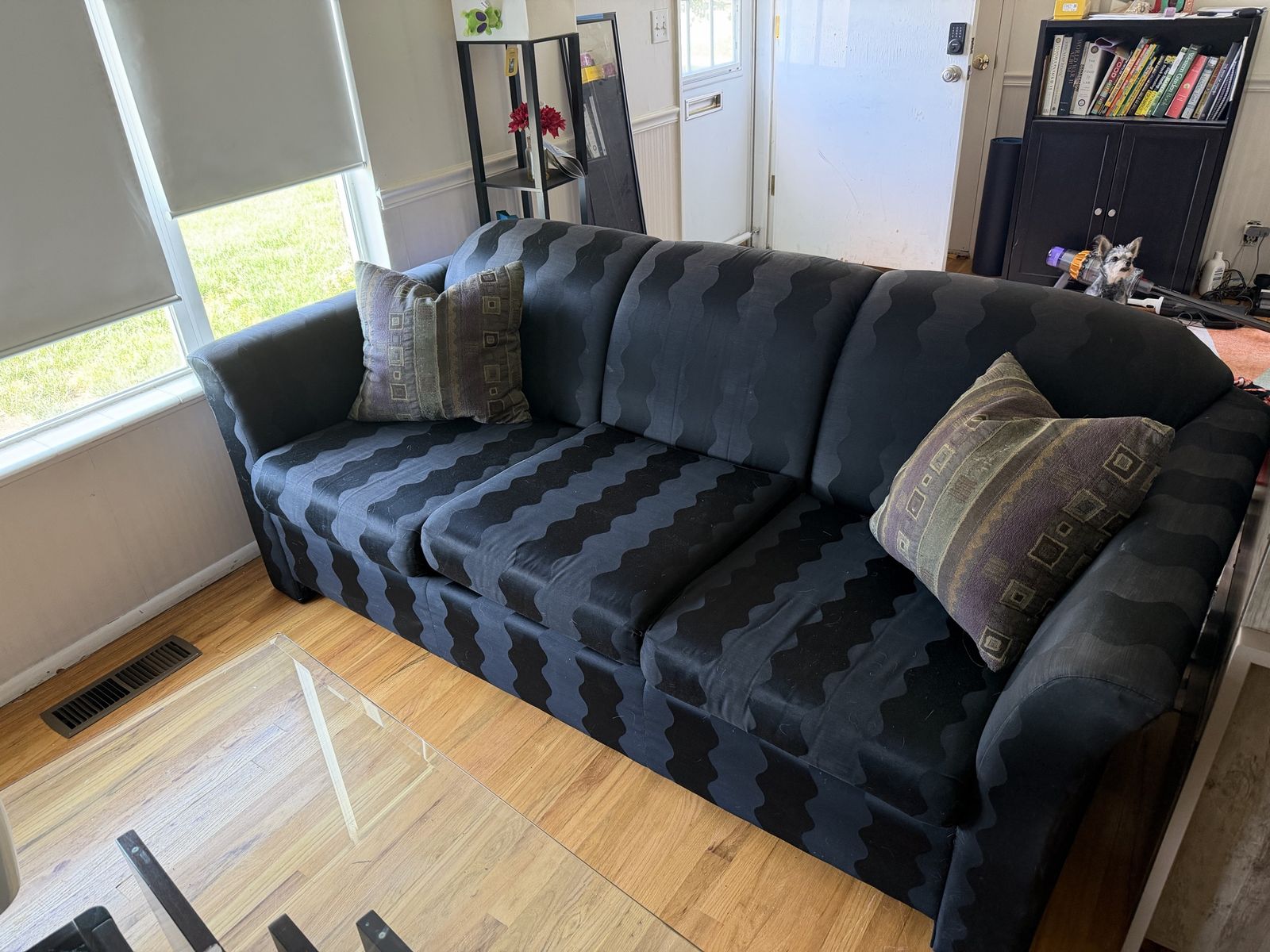 Modern Black Wavy Pattern Fabric Sofa Couch with Accent Pillows