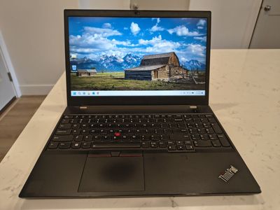 Lenovo ThinkPad T15p Gen 2 – i7 – 32GB RAM – NVIDIA GTX 1650 – Windows 11 Pro