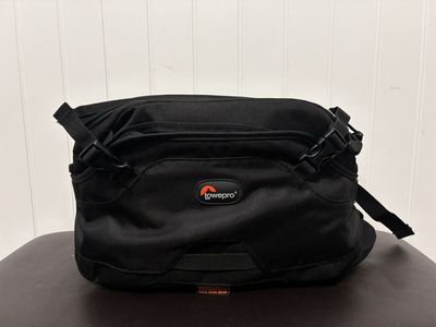 Lowepro Inverse 200 AW Beltpack (Black)