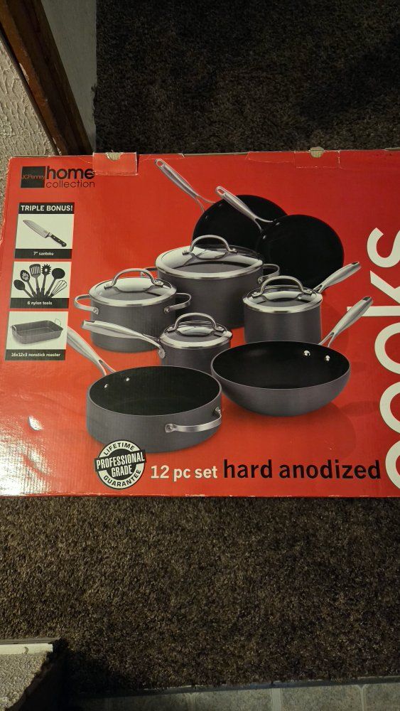 Home Collection Cooks 12-Piece Hard Anodized Nonstick Cookware Set
