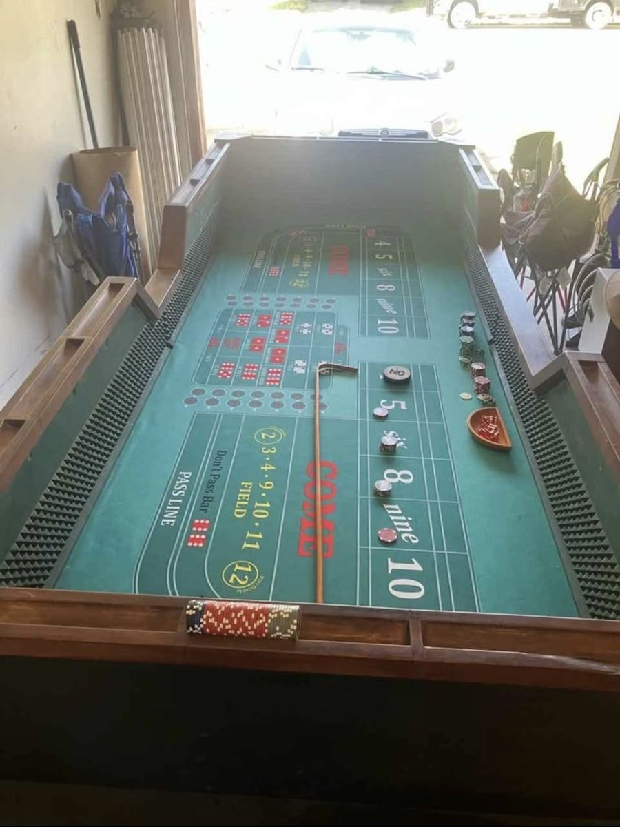 casino style craps table